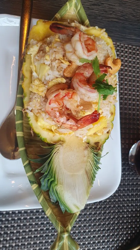 Fresh Pineapple Salad with Shrimp